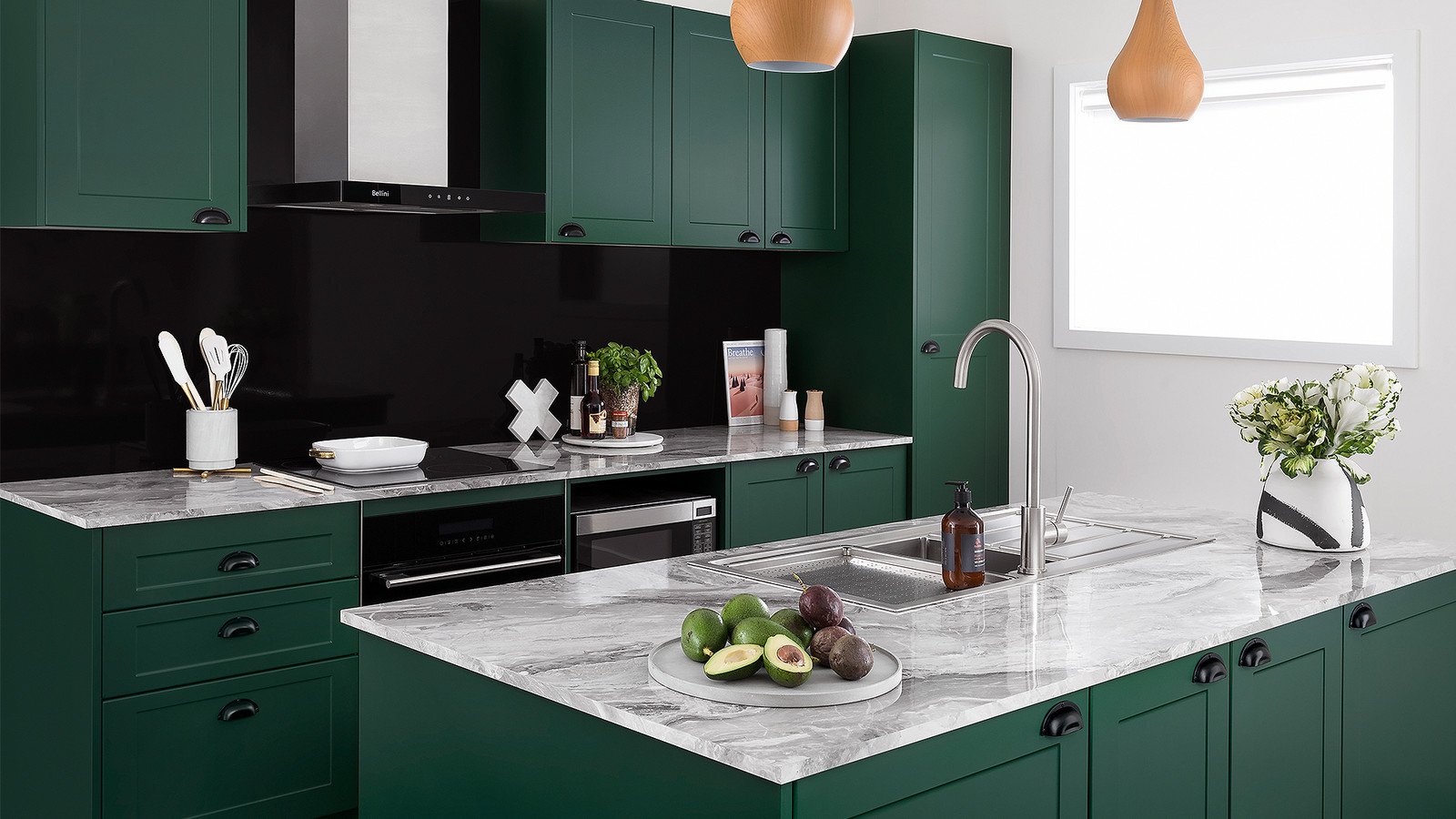 Почему зелёный цвет идеально подходит для оформления кухни?