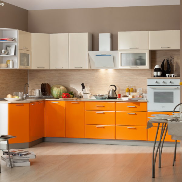 Оранжевая кухня - отличное решение для любителей яркого дизайна
