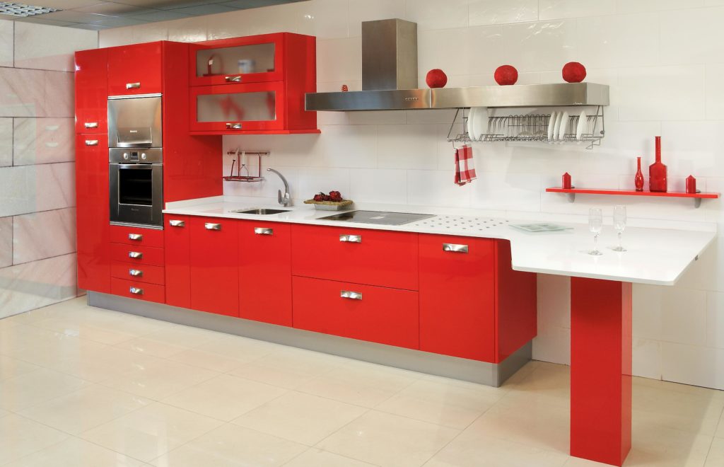 Красный цвет кухни для аппетита является одним из самых популярных